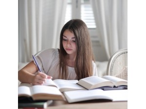 Cum faci față examenelor? Memoria și concentrarea în condiții de stres