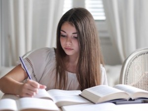 Cum faci față examenelor? Memoria și concentrarea în condiții de stres Cum faci față examenelor? Memoria și concentrarea în condiții de stres